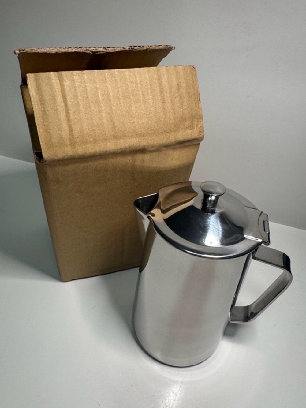 NIB Stainless Steel 18/10 Coffee Pot / beverage server made Pakistan 20oz (c) - Picture 2 of 3
